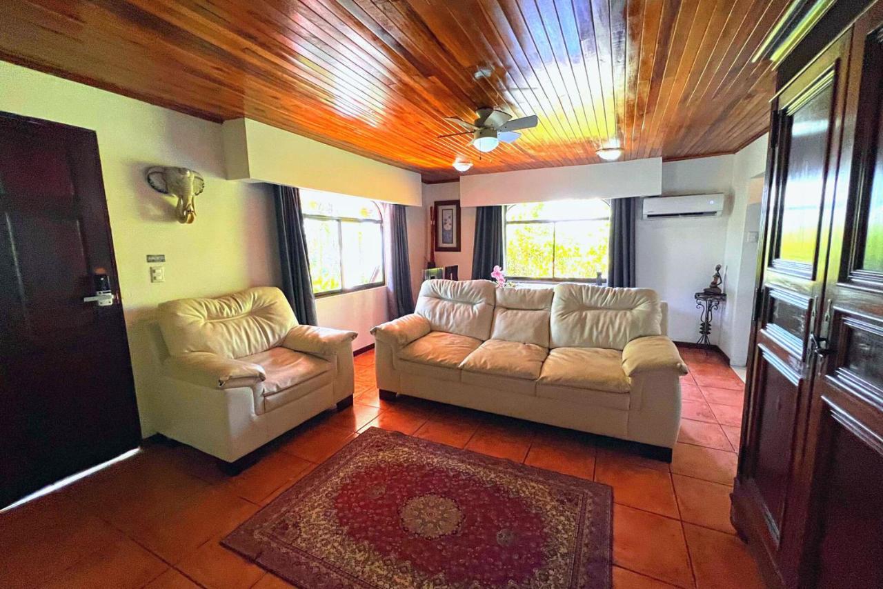 Casa Valentina - Ocean, Nature, Relax, Central Quepos Exterior photo